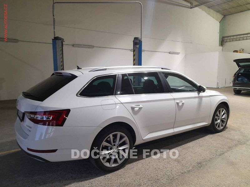 Škoda Superb (2016) 2.0TDI 4x4, ČR, AT, navi - fotka 2 z 3