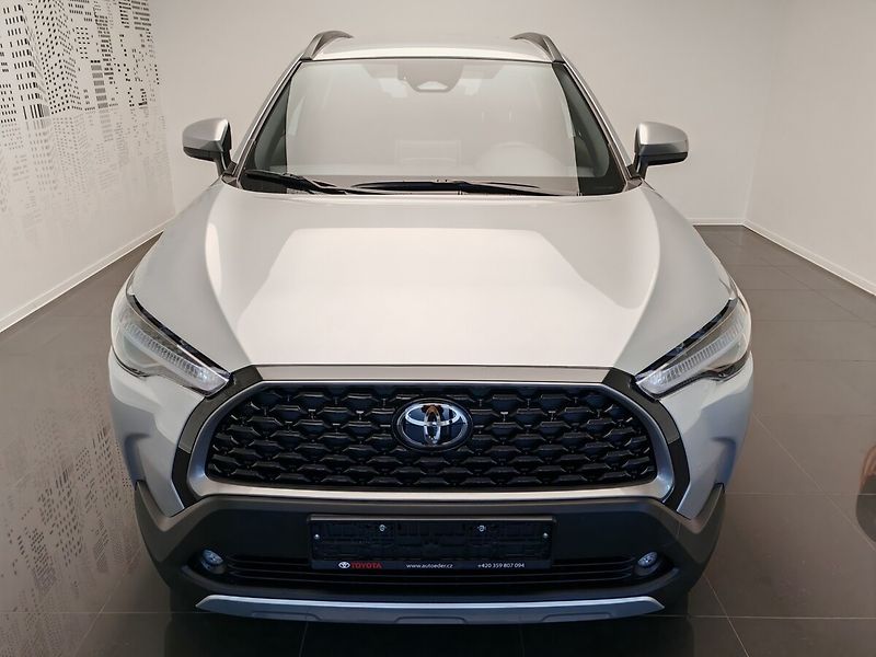 Toyota Corolla Cross 2.0 Hybrid Style Tech - fotka 3 z 19