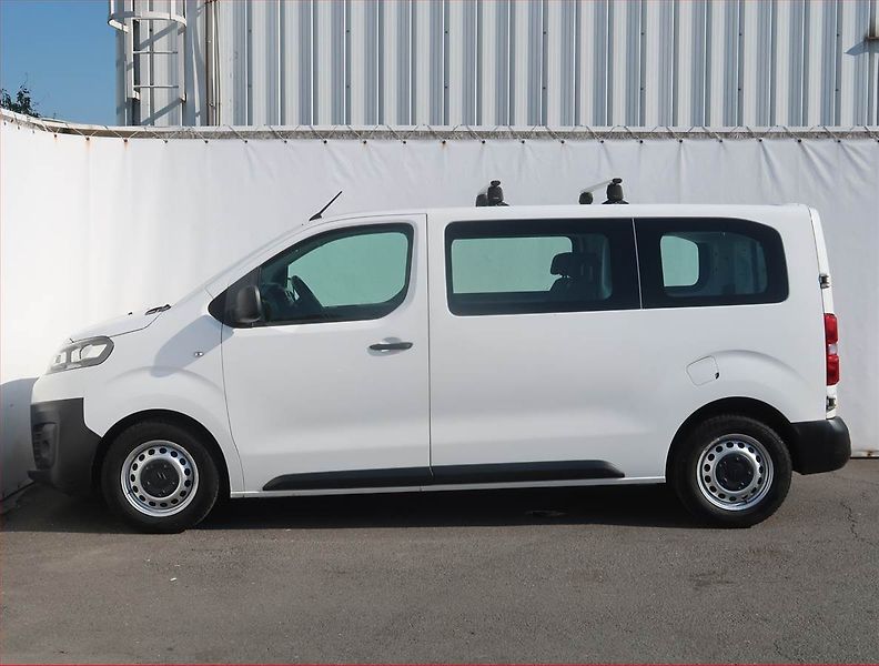 Citroën Jumpy (2019) 2.0 BlueHDi, Bus, 6Míst, ČR - fotka 3 z 16