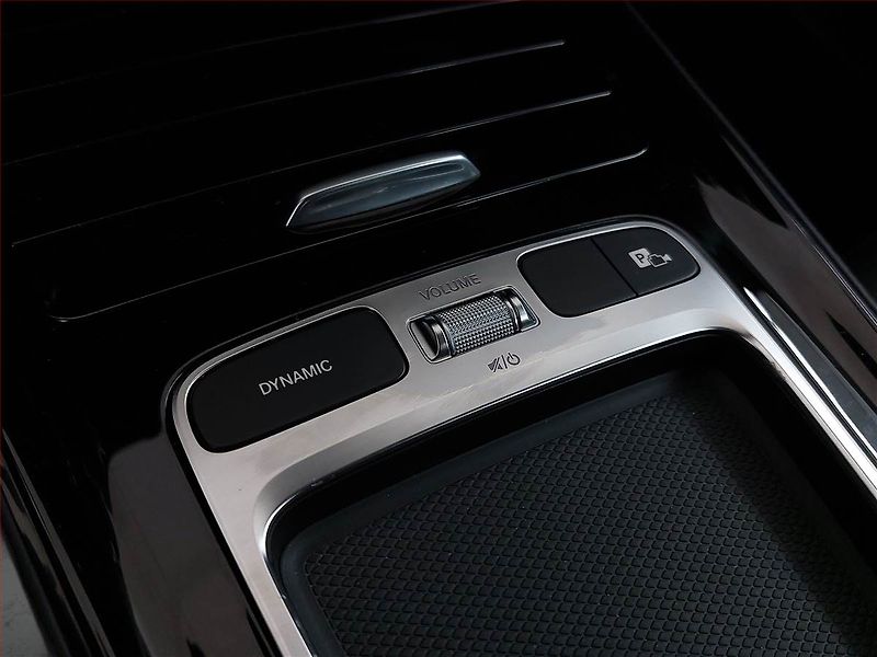 Mercedes-Benz GLA (2024) 180 - fotka 16 z 20