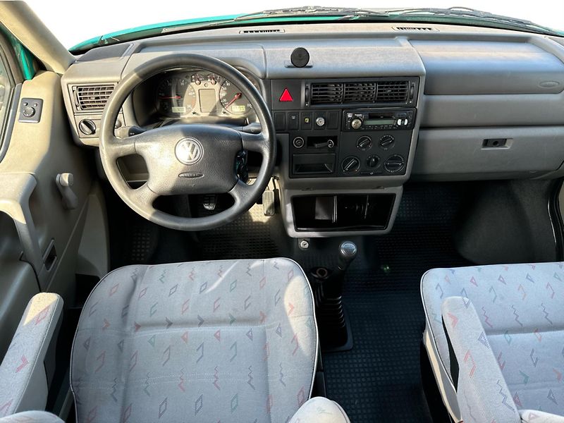Volkswagen Transporter A 2.5TDI 65KW 7MÍST - fotka 9 z 17