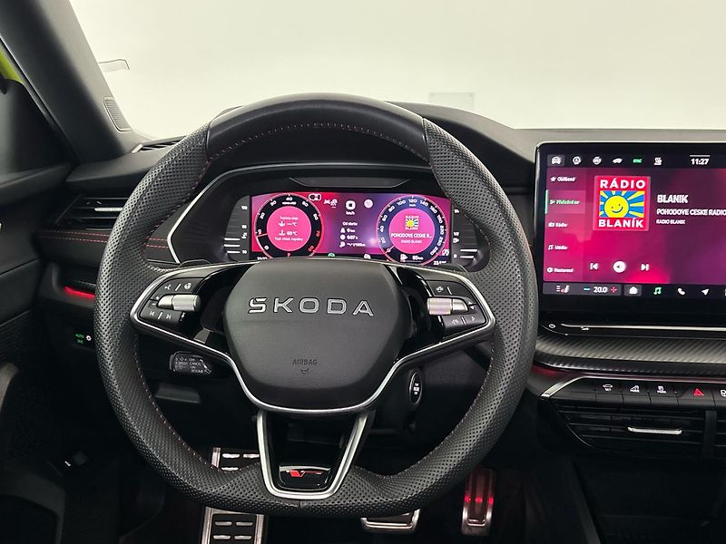 Škoda Octavia RS DSG - fotka 18 z 29