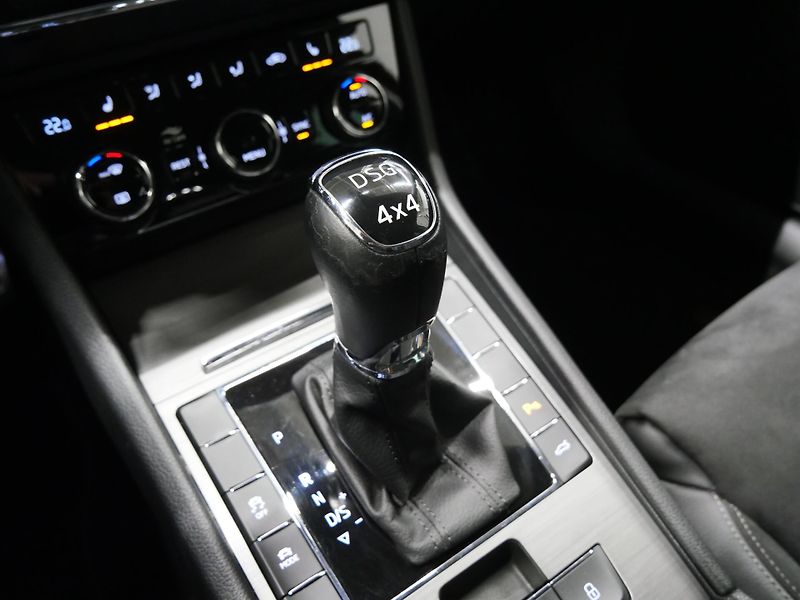 Škoda Superb - fotka 19 z 25