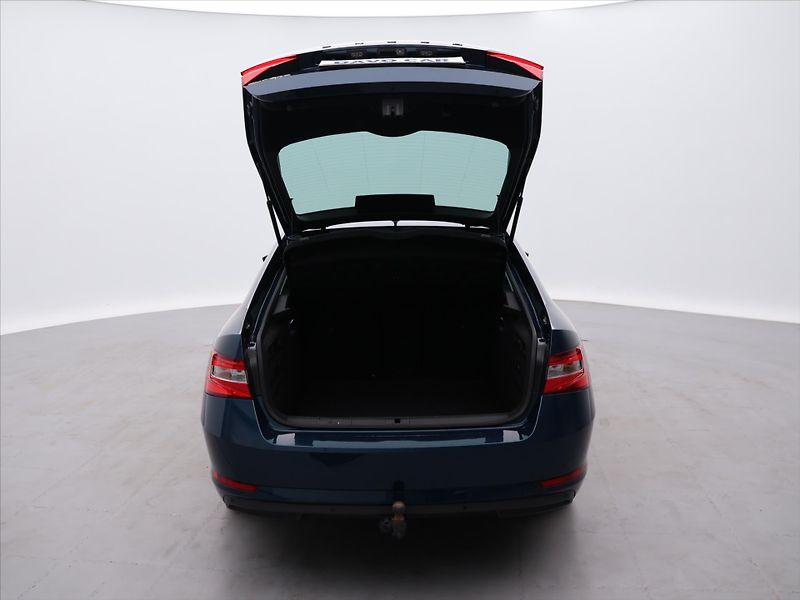 Škoda Superb 2.0 TDI 110kW LED Ambition DPH - fotka 8 z 26