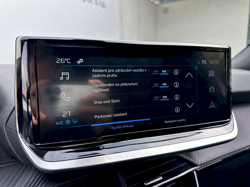 Peugeot 2008 (2024) 1.2 74 kW PureTech - fotka 15 z 25