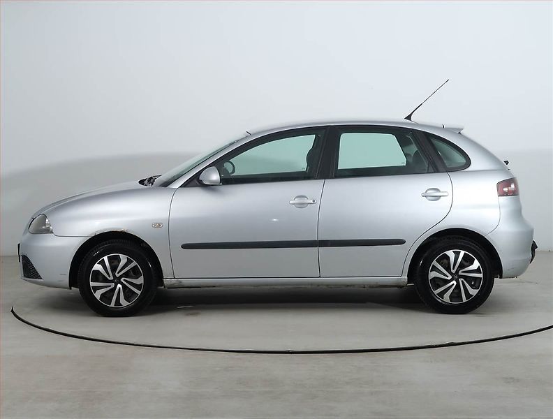 Seat Ibiza (2007) 1.4 16V, po STK, Tažné, Klima - fotka 3 z 15