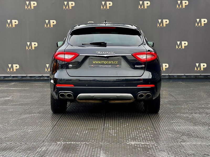 Maserati Levante (2018) GranLusso Q4, 3.0iV6 257kW, ČR - fotka 6 z 45