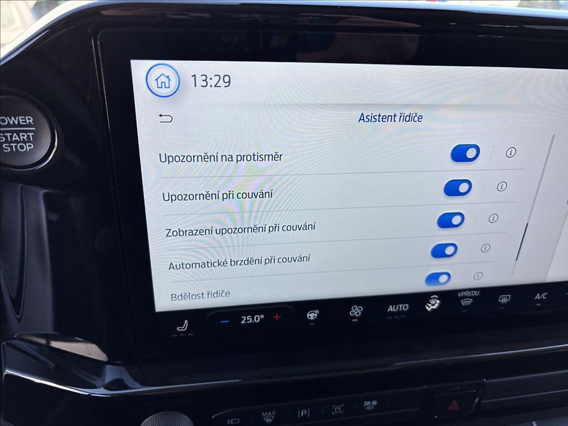 Ford Tourneo Custom 2,0 EcoBlue 125kW TitaniumX L1 - fotka 40 z 44