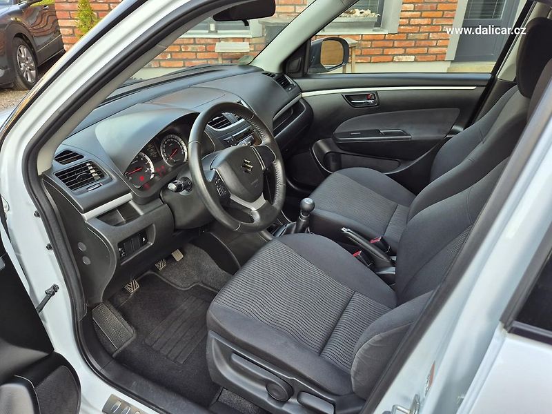 Suzuki Swift (2011) 1.2i 69KW 4x4 klima - fotka 30 z 52