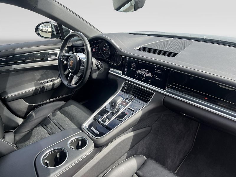Porsche Panamera (2020) 4 - fotka 22 z 30