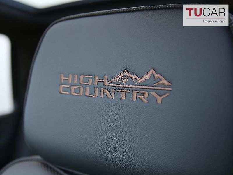 Chevrolet Tahoe High Country 6,2 V8 - fotka 40 z 48