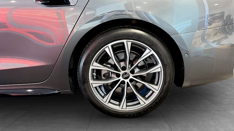 Audi A6 TDI q S-Line NezTop Matrix 360 - fotka 6 z 17
