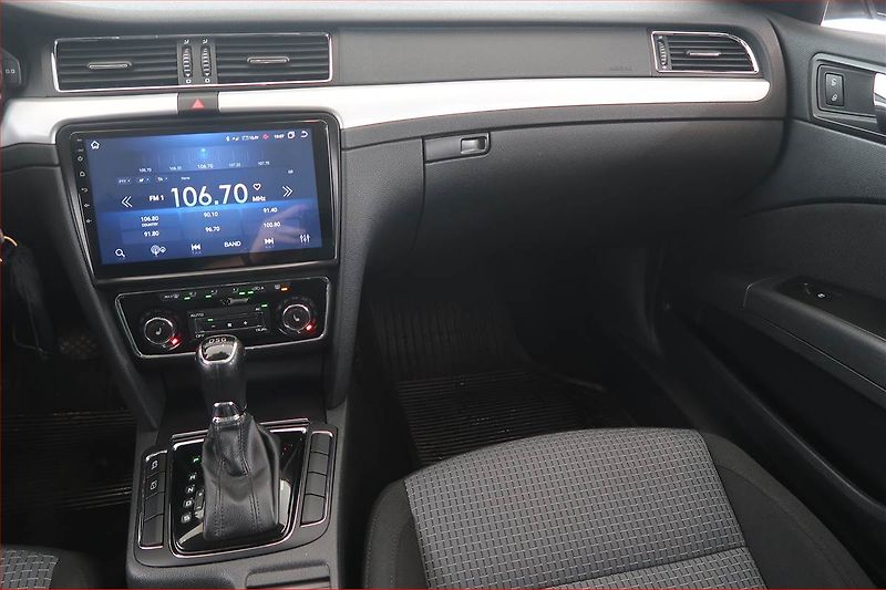 Škoda Superb (2013) Comfort 2.0 TDI, Automat - fotka 8 z 18