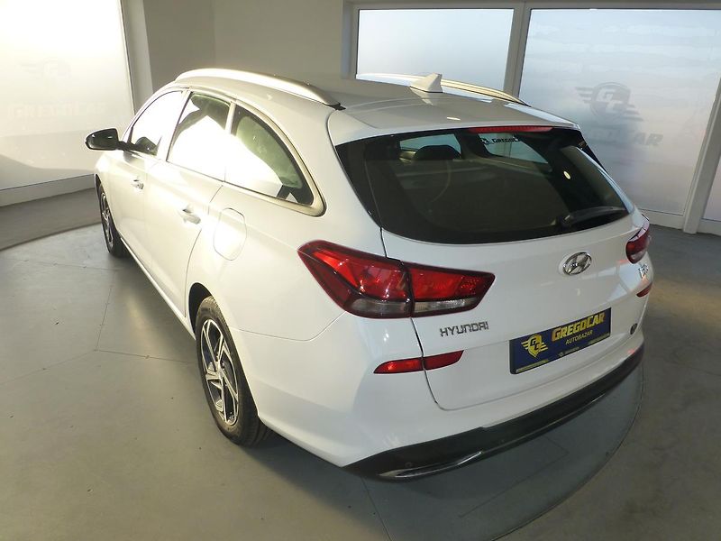 Hyundai i30 (2021) 1,6CRDI*ALU*AC**PARK.S**KAMERA - fotka 8 z 30