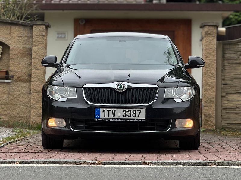 Škoda Superb 2.0TDi ČR čidla aut. klima  - fotka 2 z 31