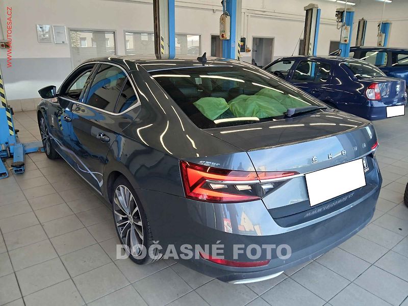 Škoda Superb (2020) 2.0 TDi, ČR, AT, navi, LED - fotka 2 z 3