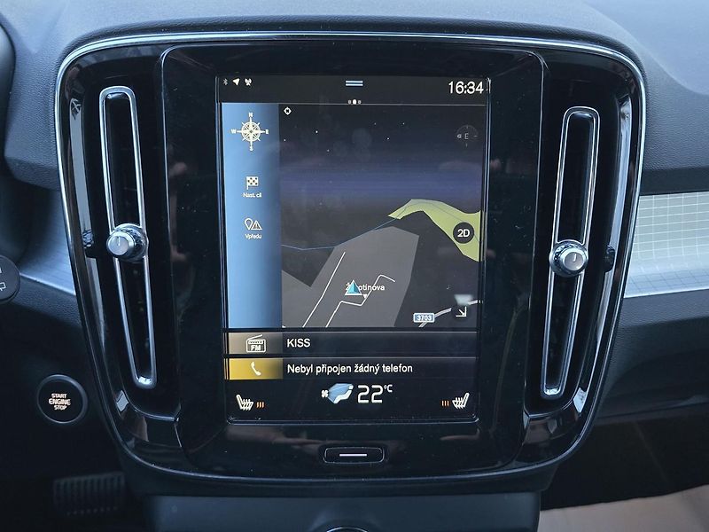Volvo XC40 - fotka 26 z 39
