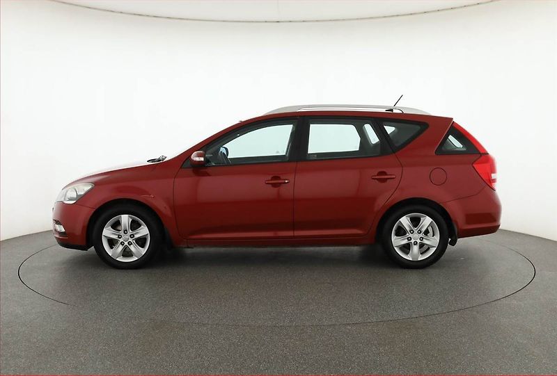 Kia Ceed (2010) 1.6 CRDi, jezdí výborně - fotka 3 z 16