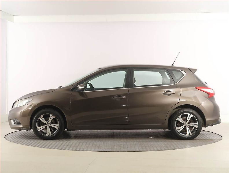 Nissan Pulsar (2015) 1.2 DIG-T, Park. senzory - fotka 3 z 18