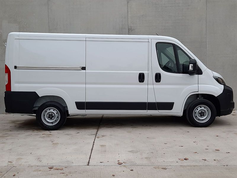 Peugeot Boxer (2025) Furgon 3300 L2H1 BHDi 120k MAN - fotka 7 z 12