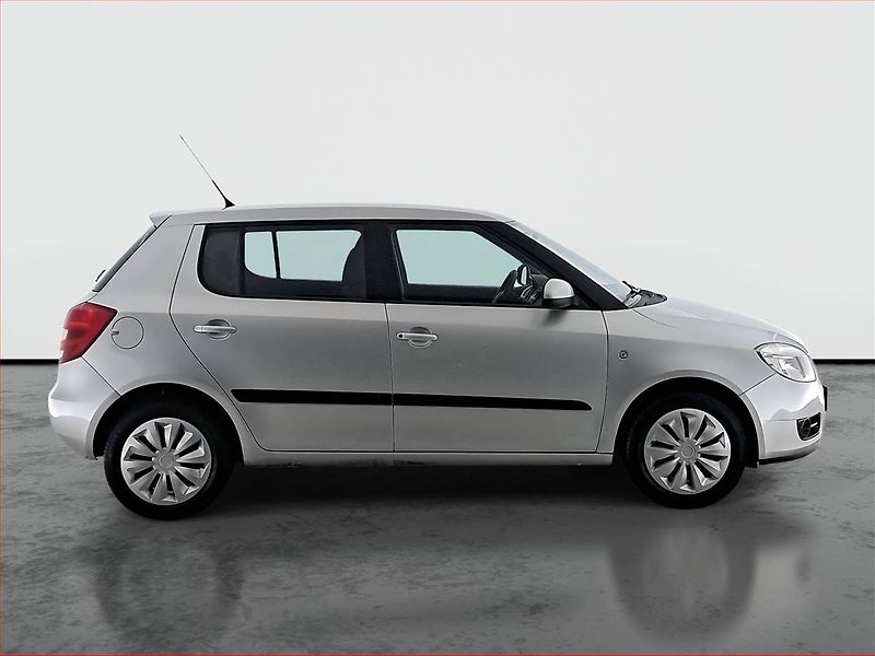 Škoda Fabia (2008) 1.4 16V - fotka 6 z 16