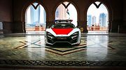 První ze sedmi vyrobených automobilů Lykan HyperSport slouží u policejních složek v Abú Dhabí