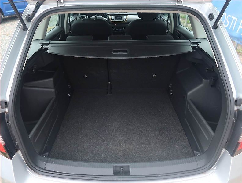 Škoda Fabia (2017) 1.0 TSI, Park. senzory - fotka 13 z 19