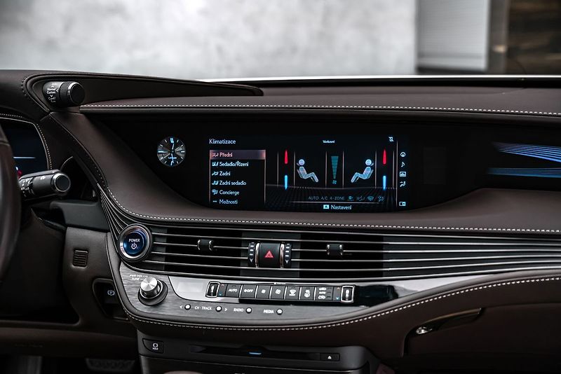 Lexus LS 500 LUXURY H AWD - fotka 16 z 28