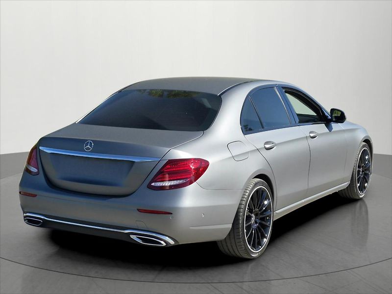 Mercedes-Benz Třídy E 2,0 143 KW E220d ČR Avantgarde - fotka 7 z 28
