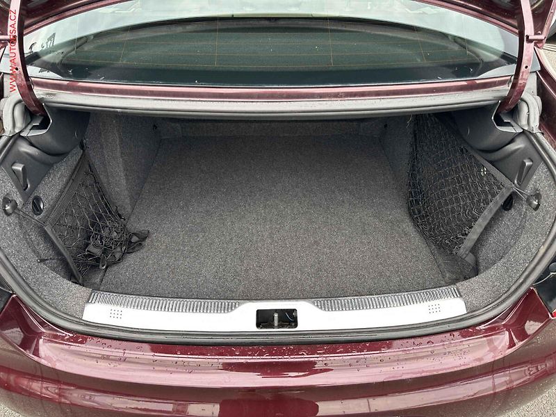 Škoda Superb (2009) 1.4 TSI, ČR, Elegance, bixen - fotka 7 z 17