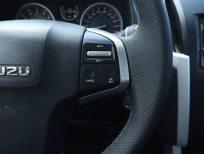 Isuzu D-Max (2017) 1.9 D, 4X4, Kůže, Navi - fotka 24 z 24