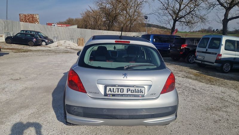 Peugeot 207 1,6 HDI - fotka 4 z 10