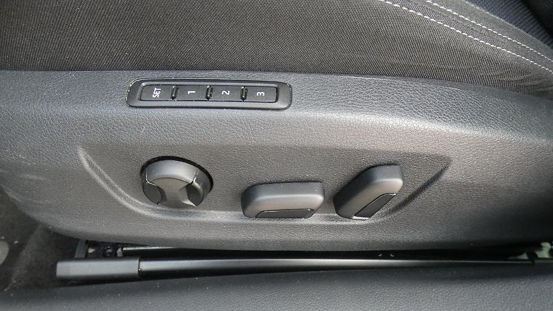 Škoda Superb 2,0 TDI 147kw 4x4 DSG Style - fotka 24 z 27
