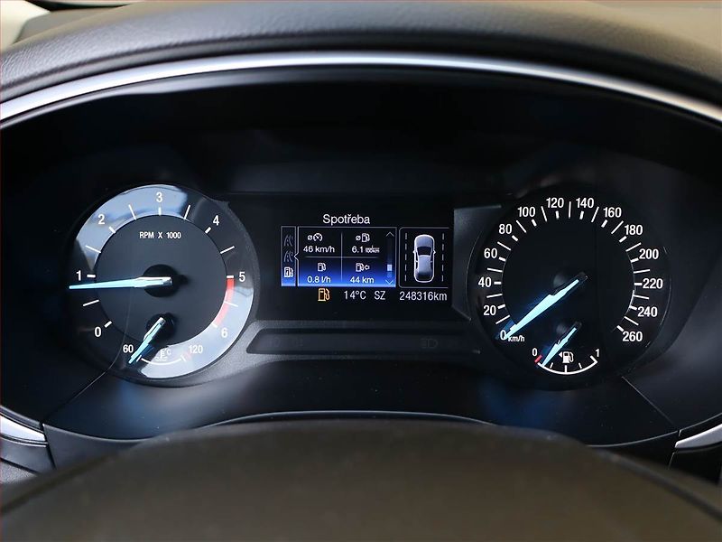 Ford Mondeo (2017) 1.5 TDCi, Navi, Tempomat - fotka 9 z 17