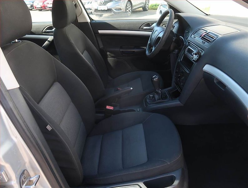 Škoda Octavia (2008) Ambiente 1.6, nová STK, Klima - fotka 9 z 15