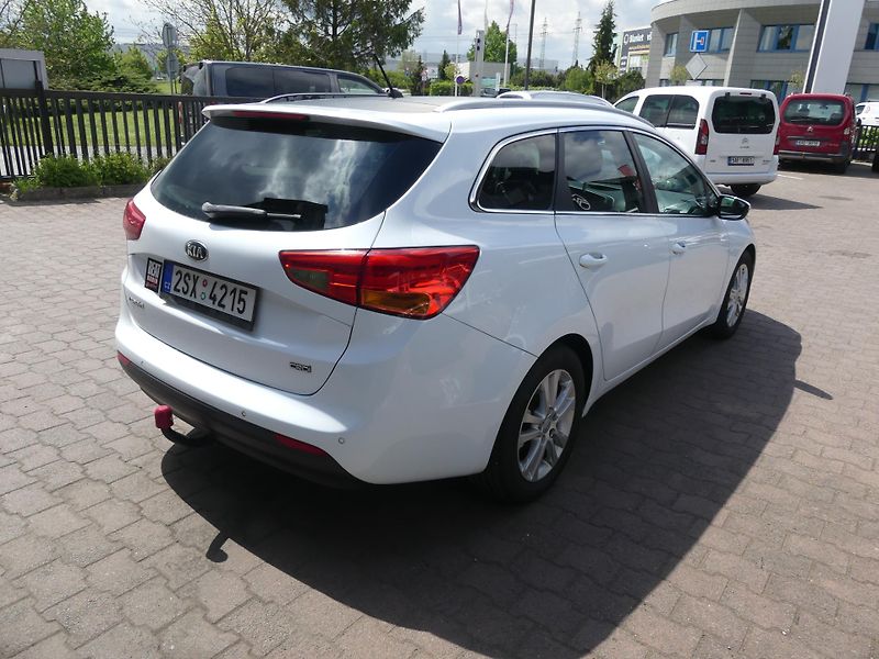 Kia Ceed (2014) 1,6 CRDi - fotka 5 z 22