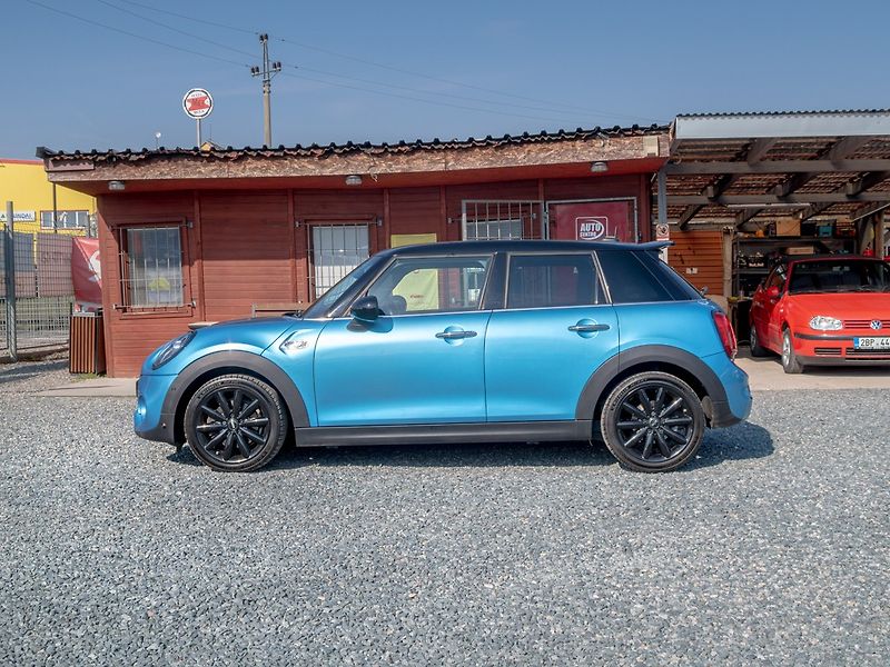 Mini Cooper S (2018) 12/18 2.0T 141KW mat - fotka 8 z 56