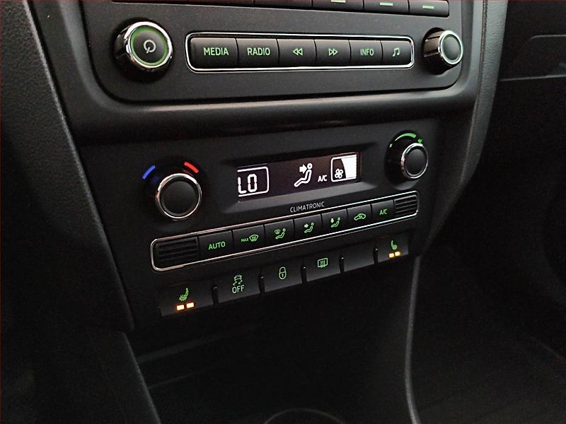 Škoda Rapid (2013) 1.2 TSI, Serv.kniha - fotka 13 z 13