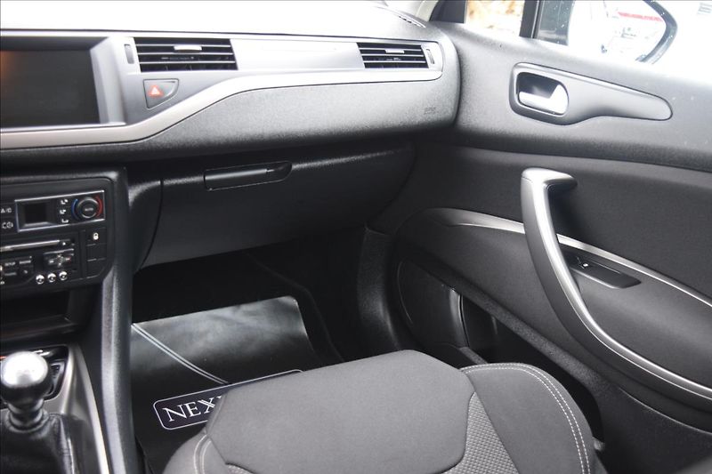 Citroën C5 2,0 HDi 103KW PO ROZVODECH - fotka 27 z 50