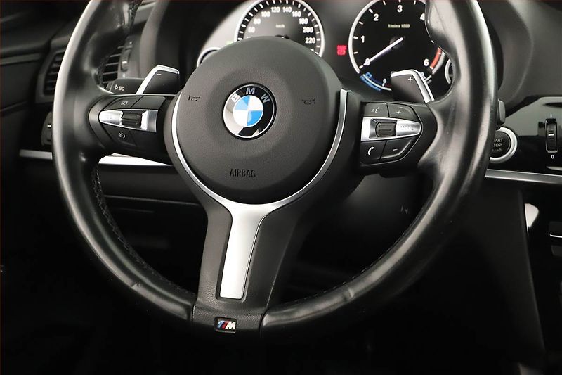 BMW X4 (2016) xDrive20d - fotka 15 z 17
