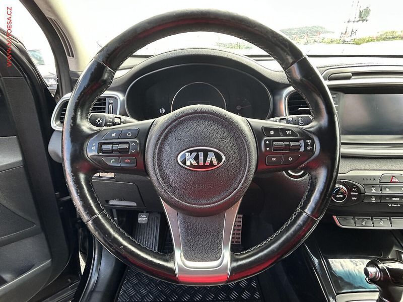 Kia Sorento (2015) 2.2CRDI 4x4, AT, STK1/28 - fotka 11 z 15