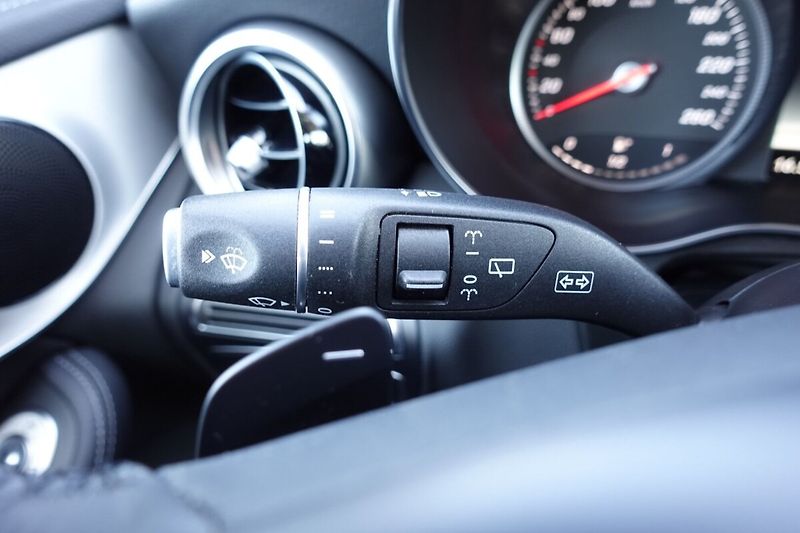 Mercedes-Benz GLC 220 d 4Matic 125 kW - fotka 25 z 31
