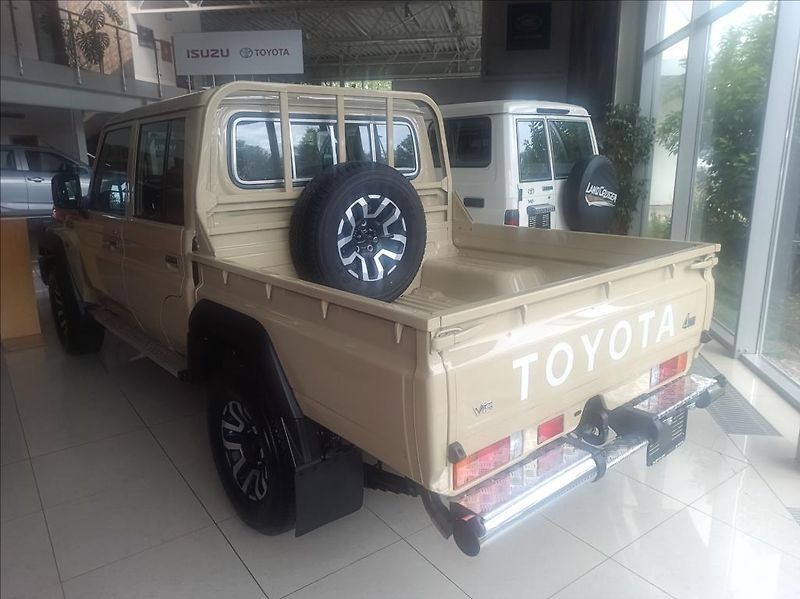 Toyota Land Cruiser V6 5MT LX MY24  GRJ79 DC 4,0 - fotka 4 z 28