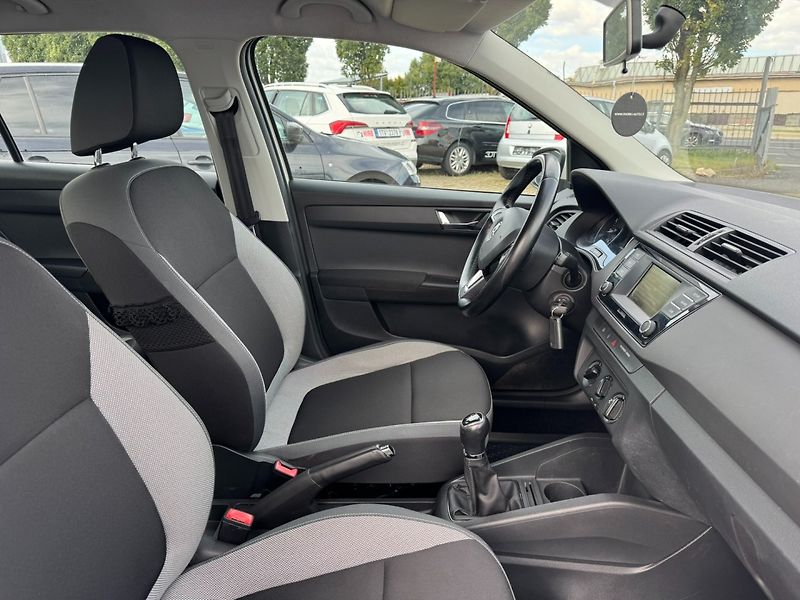 Škoda Fabia (2015) 1,2 TSI 66 KW 2 MAJ. STK - fotka 37 z 44