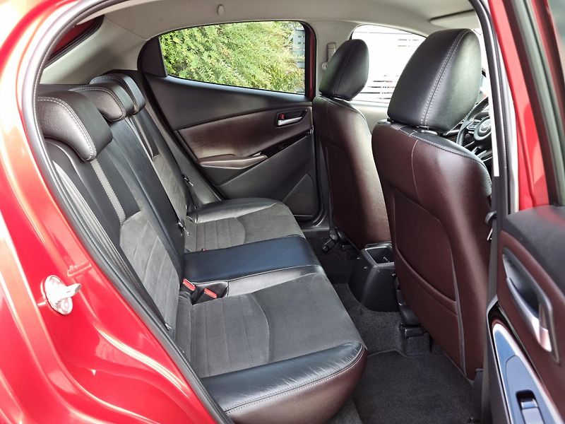 Mazda 2 (2018) 1.5 G-90.KIZOKU INTENSE,HEAD U - fotka 21 z 49