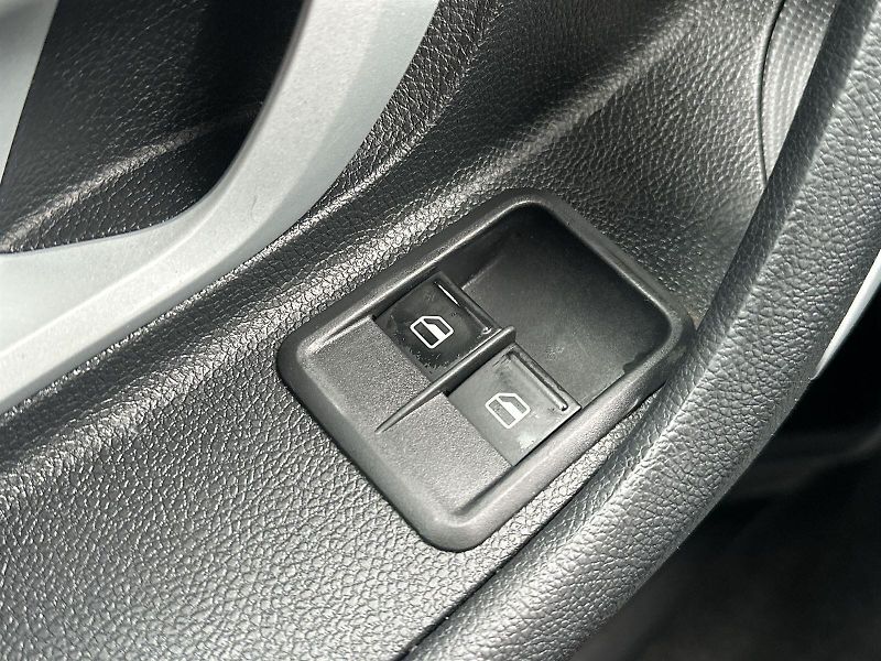 Škoda Fabia (2008) 1.2 HTP Ambiente - fotka 16 z 26