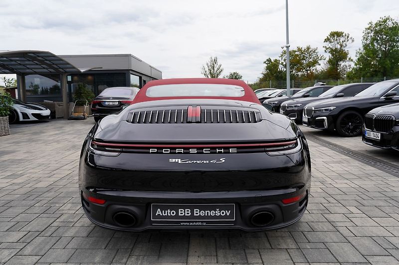 Porsche 911 Carrera 4/PDK/Sport chrono/21 - fotka 5 z 48
