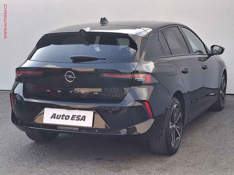 Opel Astra (2023) 1.2T, Elegance, AT, LED, - fotka 4 z 20