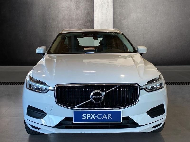 Volvo XC60 D4 AWD MOMENTUM - fotka 2 z 26