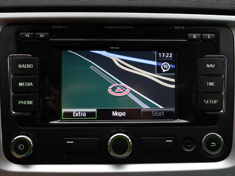 Škoda Octavia 2,0 TDI RS 125kW Xenon Navi - fotka 22 z 33